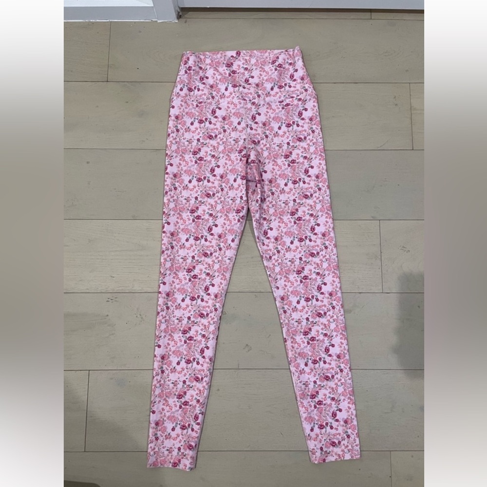 NWOT Love Shack Fancy Medium Beach Riot Collaboration Pink Roses Legging. 🌸💕